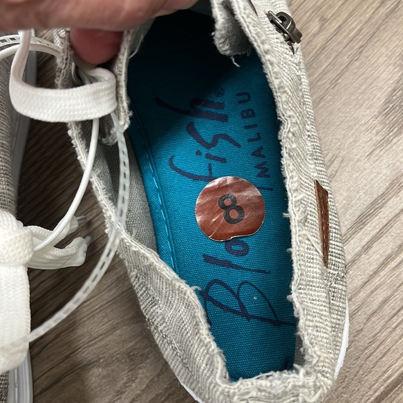 🥳HP🥳 Blowfish Pinstriped Lace Up Zipper Sneakers - Picture 6 of 8